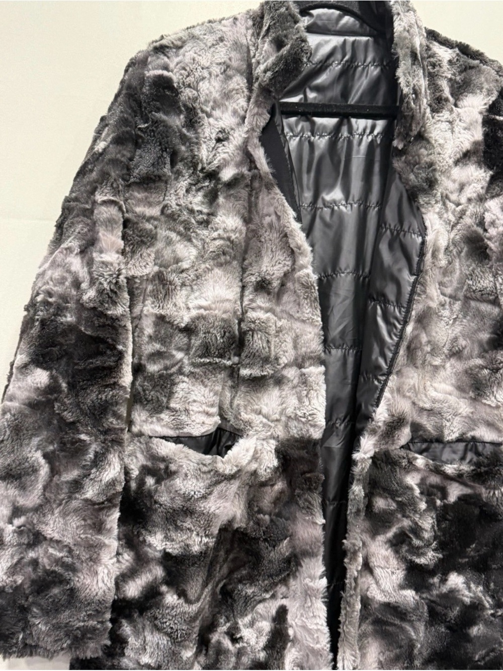 Via Spiga Women's Faux Fur Animal Print Mid-Length Coat Button Pockets M Gray - Picture 2 of 11
